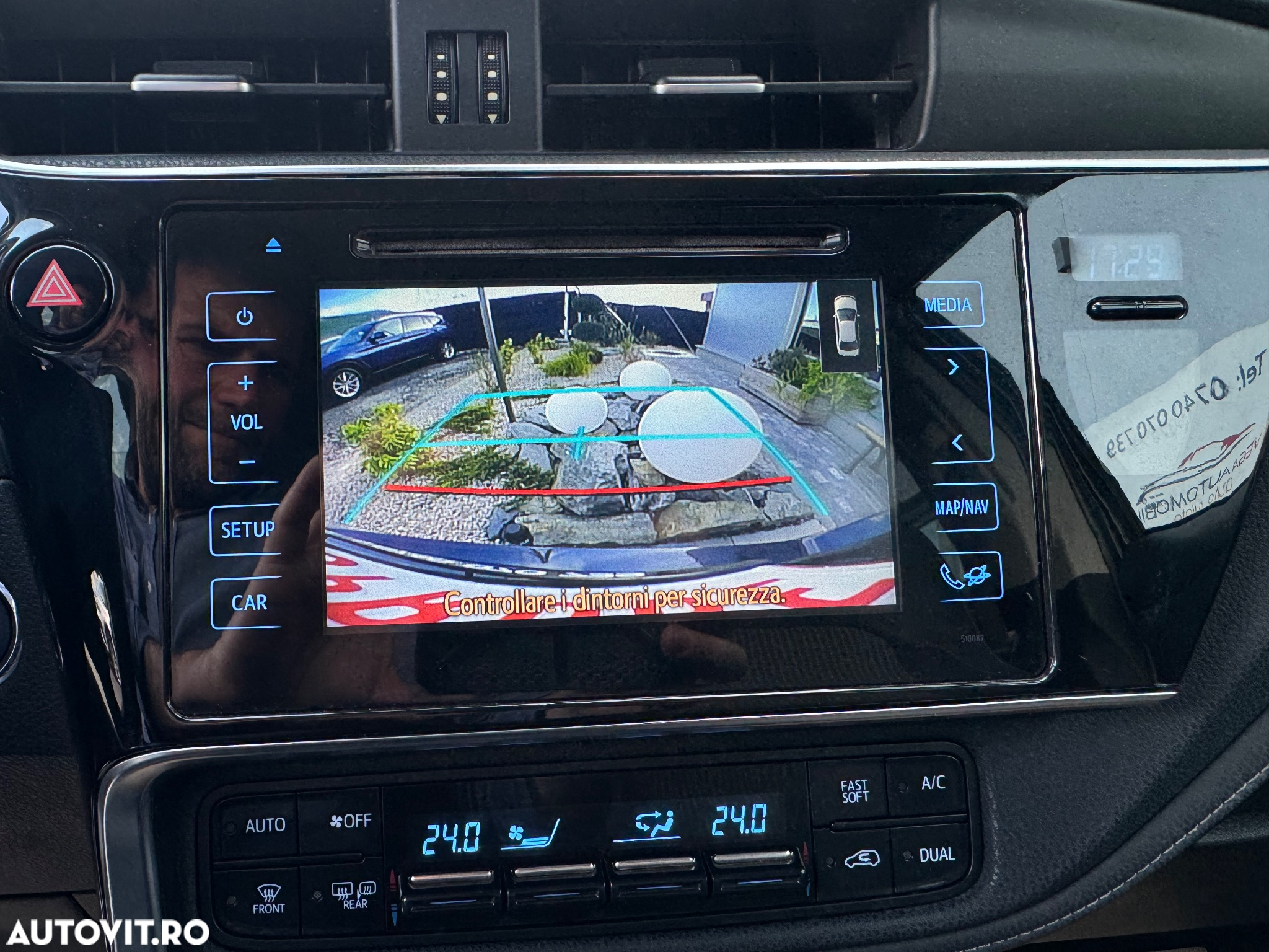 Toyota Auris 1.8 L VVT-i Hybrid Sol - 23