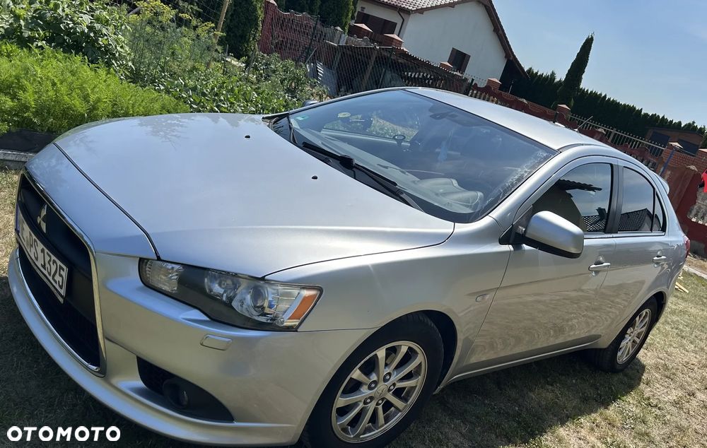 Mitsubishi Lancer 1.5 Inform - 1