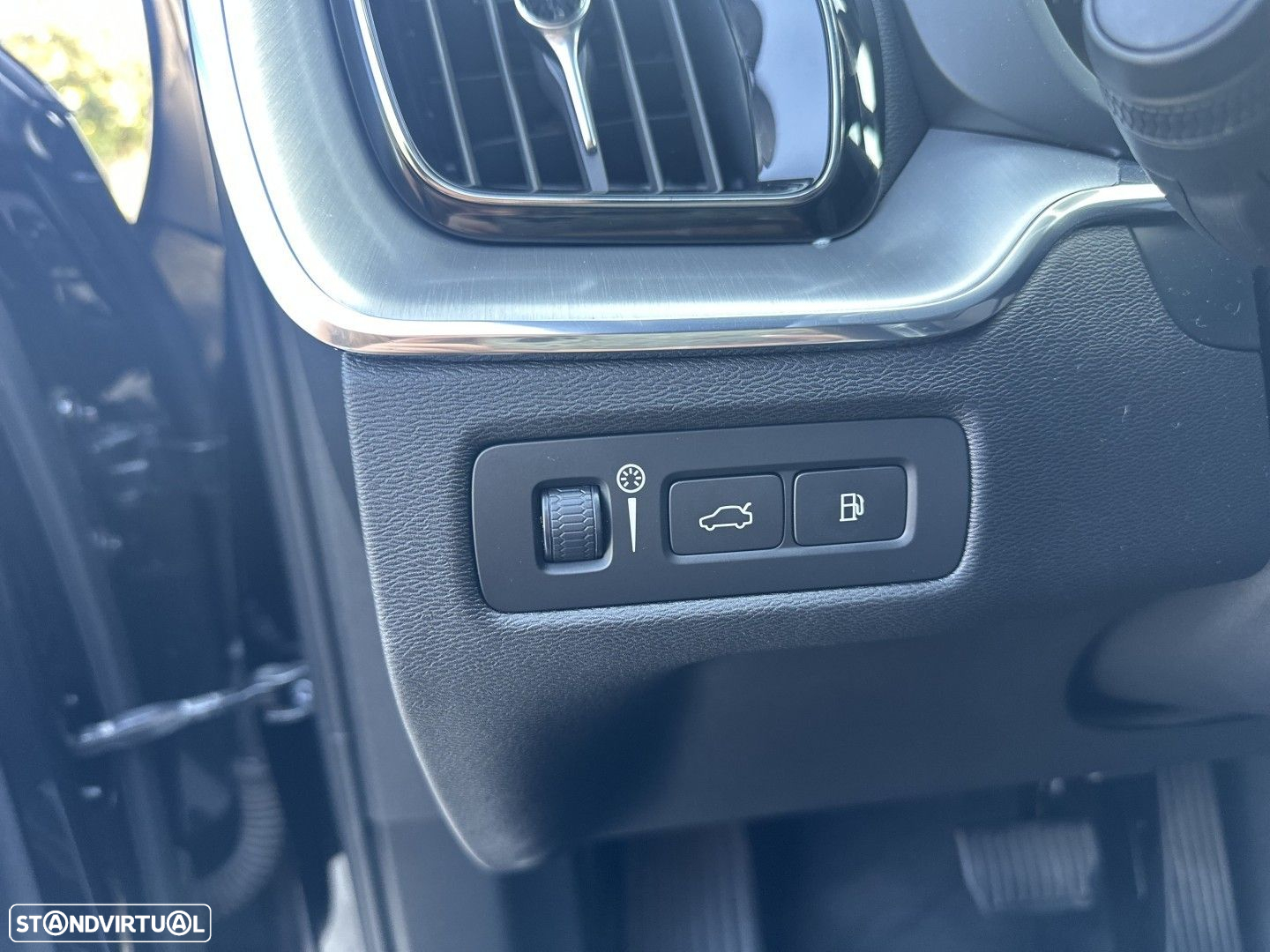 Volvo XC 60 T8 Twin Engine AWD Geartronic Momentum - 23