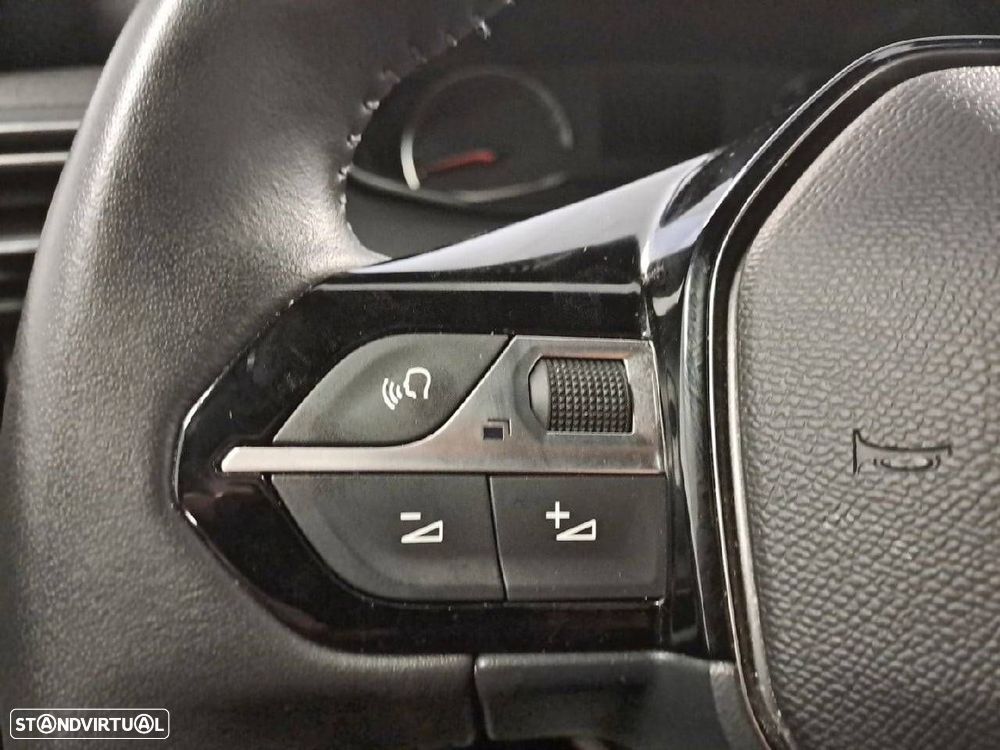 Peugeot 2008 1.2 PureTech Style - 16