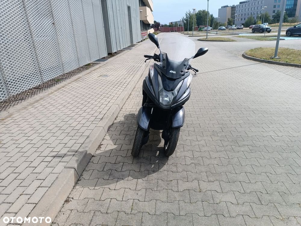 Yamaha Tricity - 6