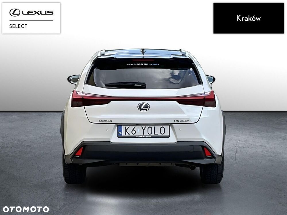 Lexus UX - 4
