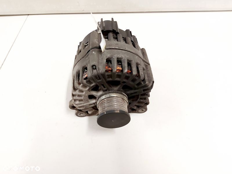 AUDI A4 B8 A5 8T 2.0 TDI ALTERNATOR 04L903017A - 1