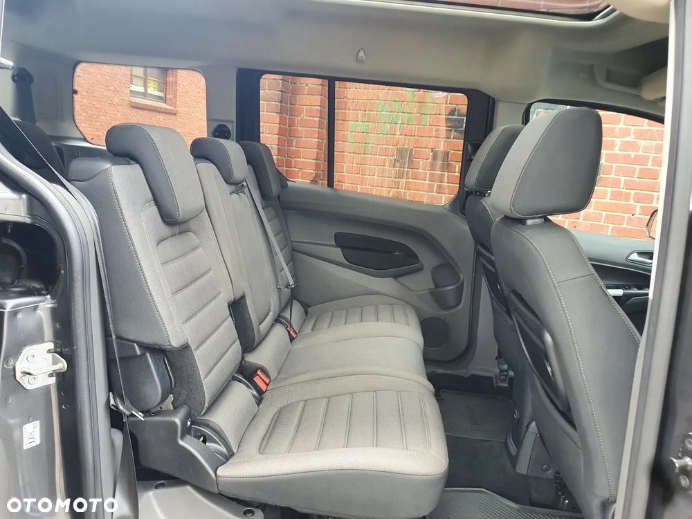 Ford Tourneo Connect Grand - 13