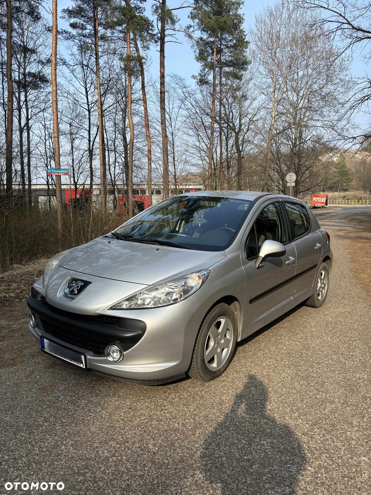 Peugeot 207 - 1