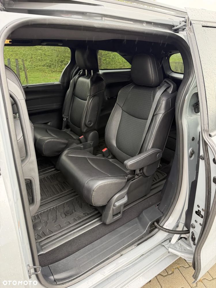 Toyota Sienna - 16