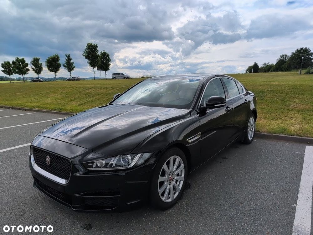 Jaguar XE 20d Prestige - 6
