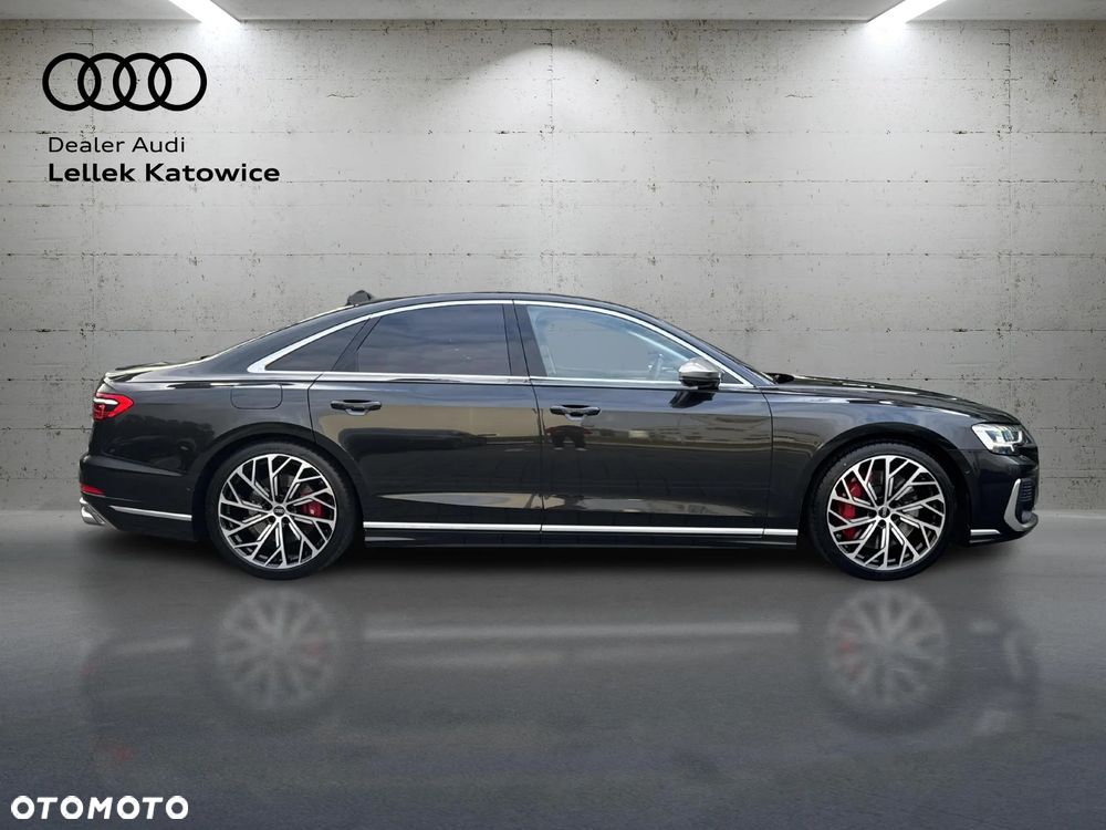 Audi S8 - 6