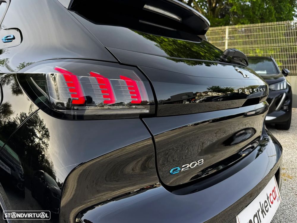 Peugeot e-208 Allure - 42