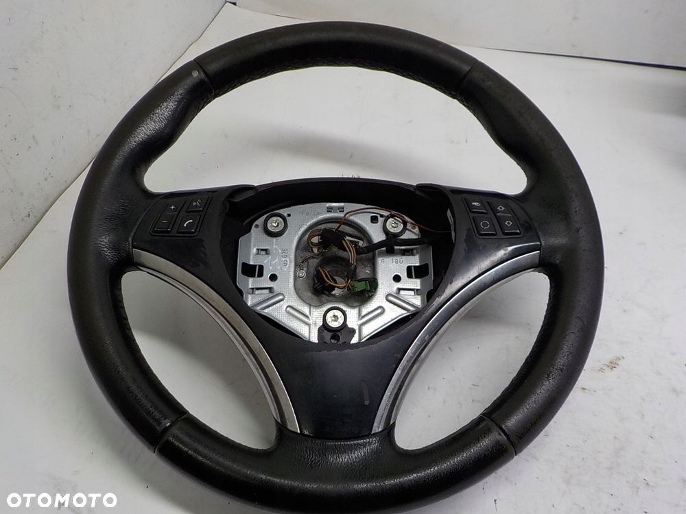 BMW 1 E81 E82 E88 E87 3 E90 E91 E92 E93 X1 E84 E9X KIEROWNICA - 1