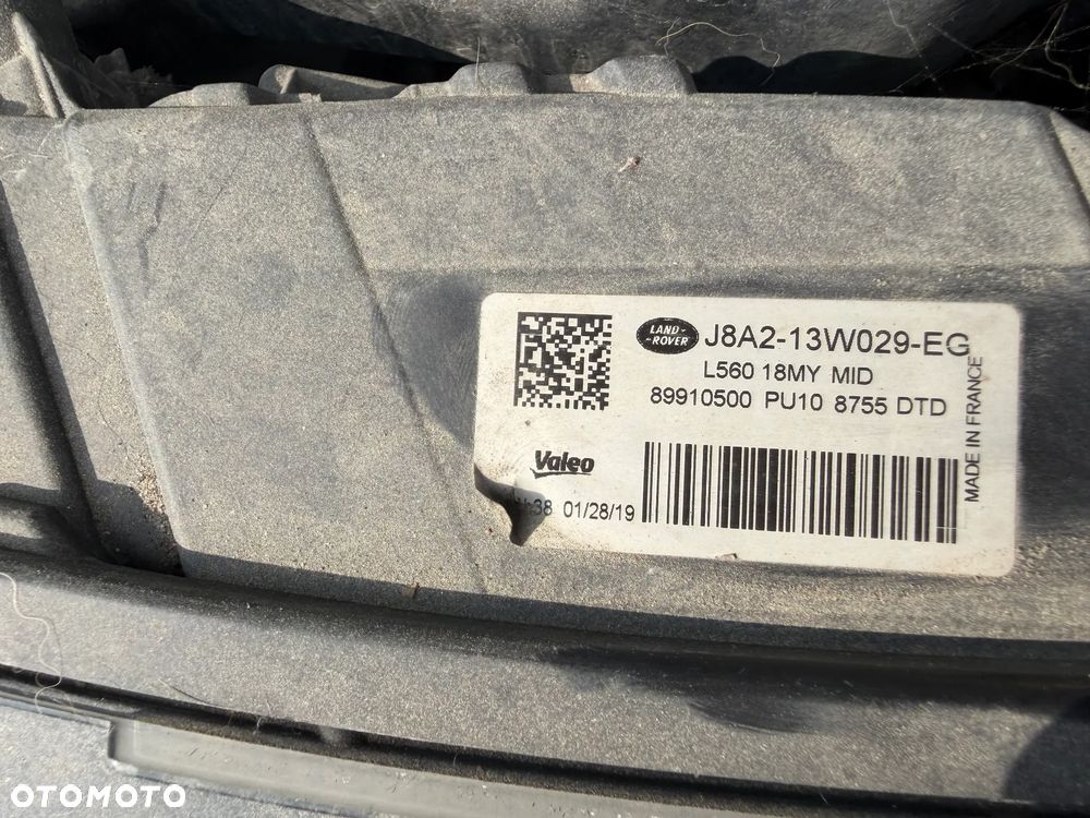 Range Rover Velar 3,0DT 306KM 17- przód prawa strona - 4