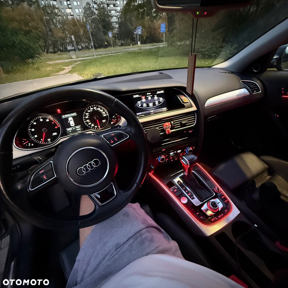 Audi A4 Limousine - 16