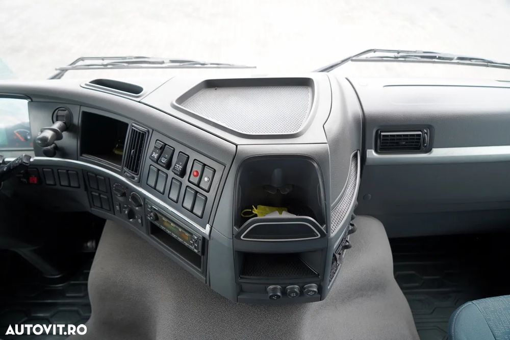 Volvo FMX 370 / 6X4 / TIPPER + FASSI F165XP HDS / MAX. CAPACITATE DE RIDICARE 5200 KG / COMANDĂ RADIO / HAYON LATERAL HIDRAULIC - 33