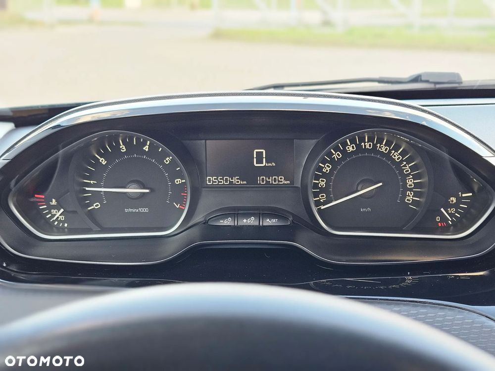 Peugeot 2008 1.2 Pure Tech Style S&S - 29