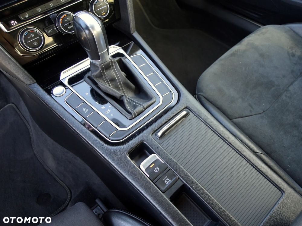 Volkswagen Arteon 2.0 TDI SCR DSG R-Line - 22