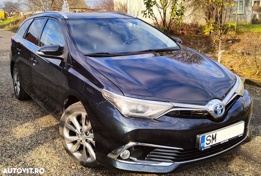 Toyota Auris 1.8 L VVT-i Sol+ - 1