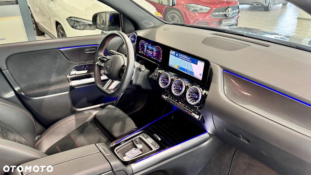 Mercedes-Benz GLA 200 AMG Line - 24