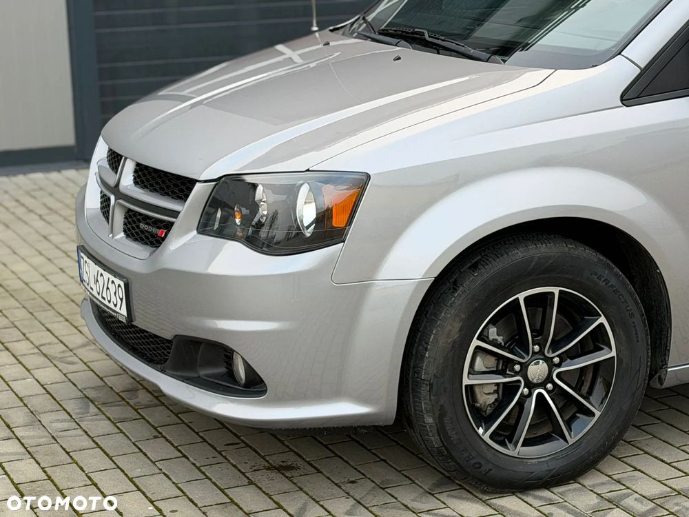 Dodge Grand Caravan 3.6 R/T - 26