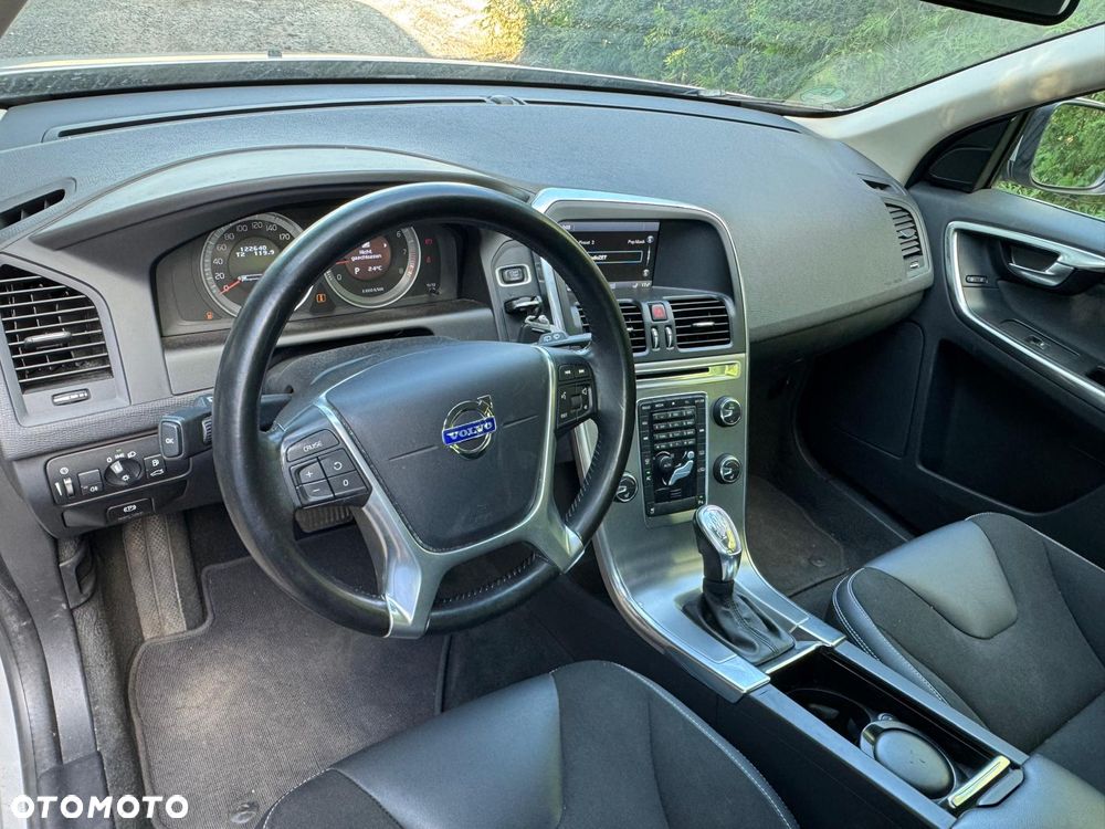 Volvo XC 60 T5 Powershift Momentum - 16