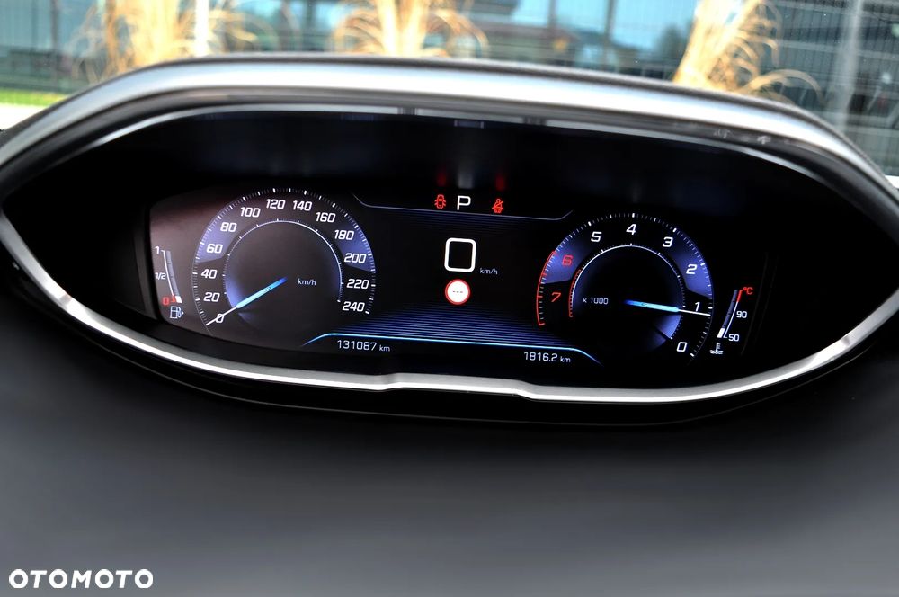 Peugeot 3008 1.2 PureTech Allure S&S EAT8 - 37