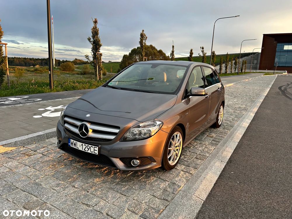 Mercedes-Benz Klasa B 180 - 1