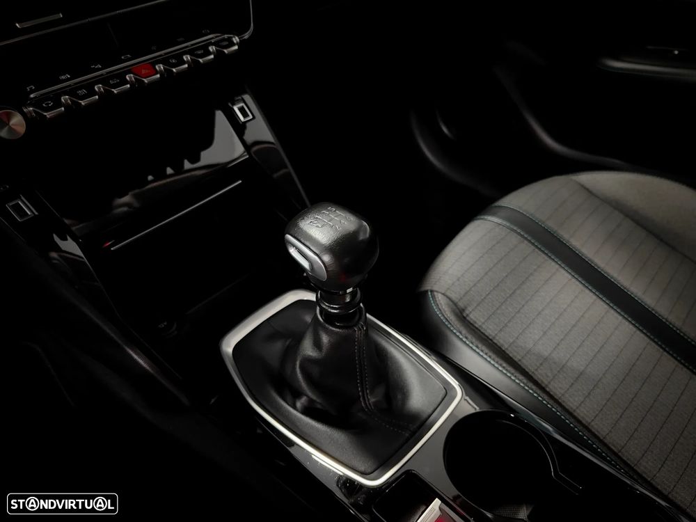 Peugeot 208 1.2 PureTech Allure Pack - 32