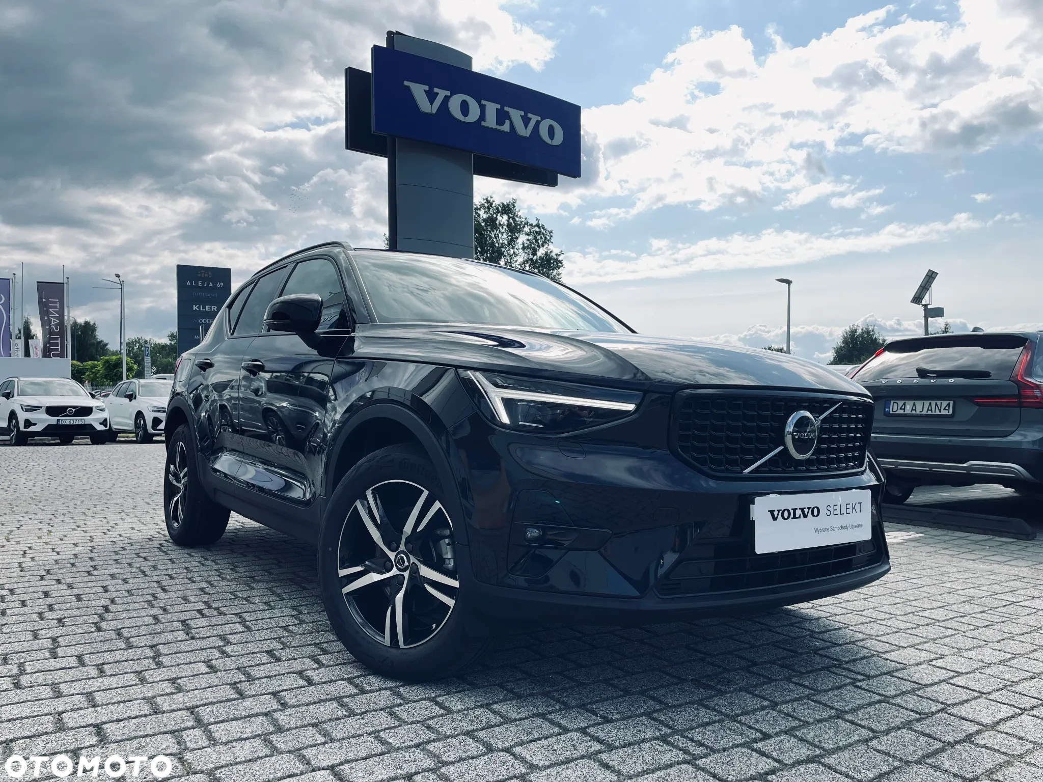 Volvo XC 40 B4 Plus Dark - 5
