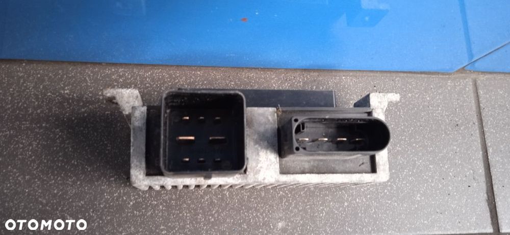 Przekaźnik świec żarowych Renault Laguna III 8200558438-A - 2