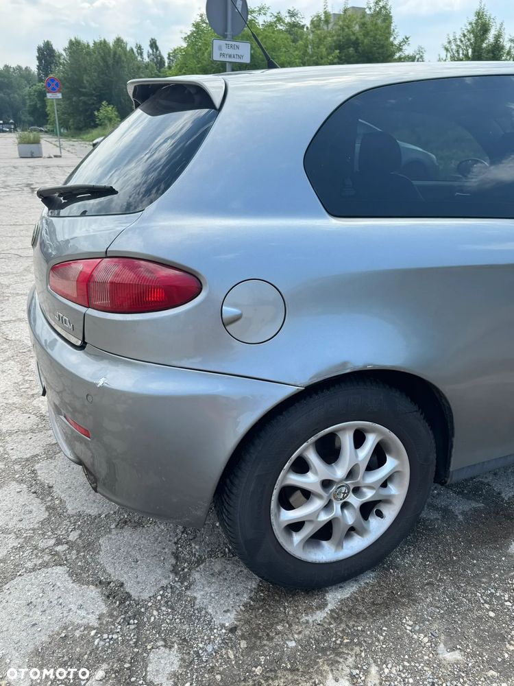 Alfa Romeo 147 1.9 JTD 8V M-Jet Distinctive - 6