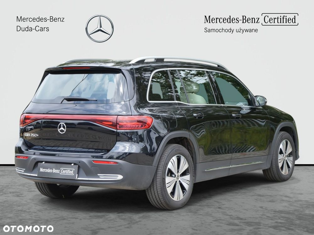 Mercedes-Benz EQB - 9