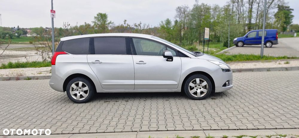 Peugeot 5008 - 3