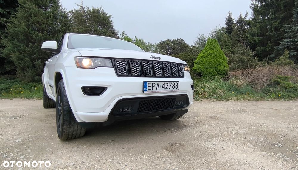 Jeep Grand Cherokee - 9
