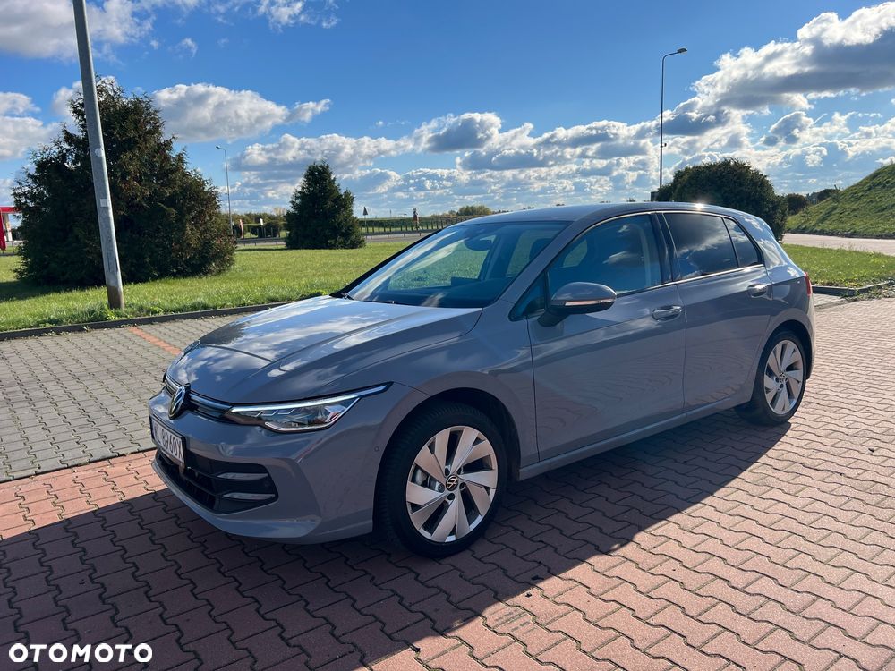Volkswagen Golf - 8