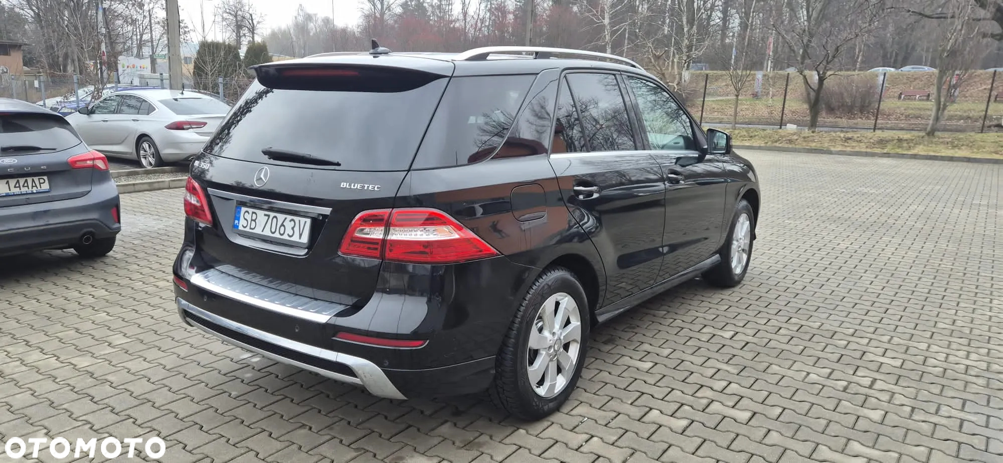 Mercedes-Benz ML 350 BlueTec 4-Matic - 4