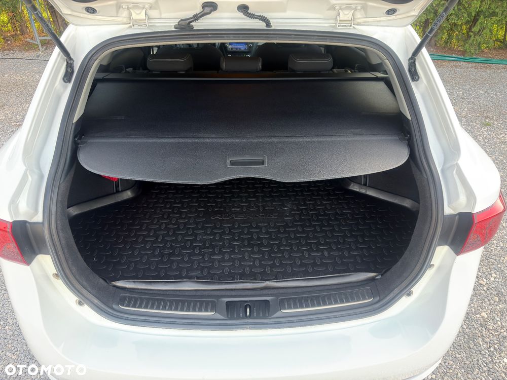 Toyota Avensis 2.0 D-4D Premium - 24