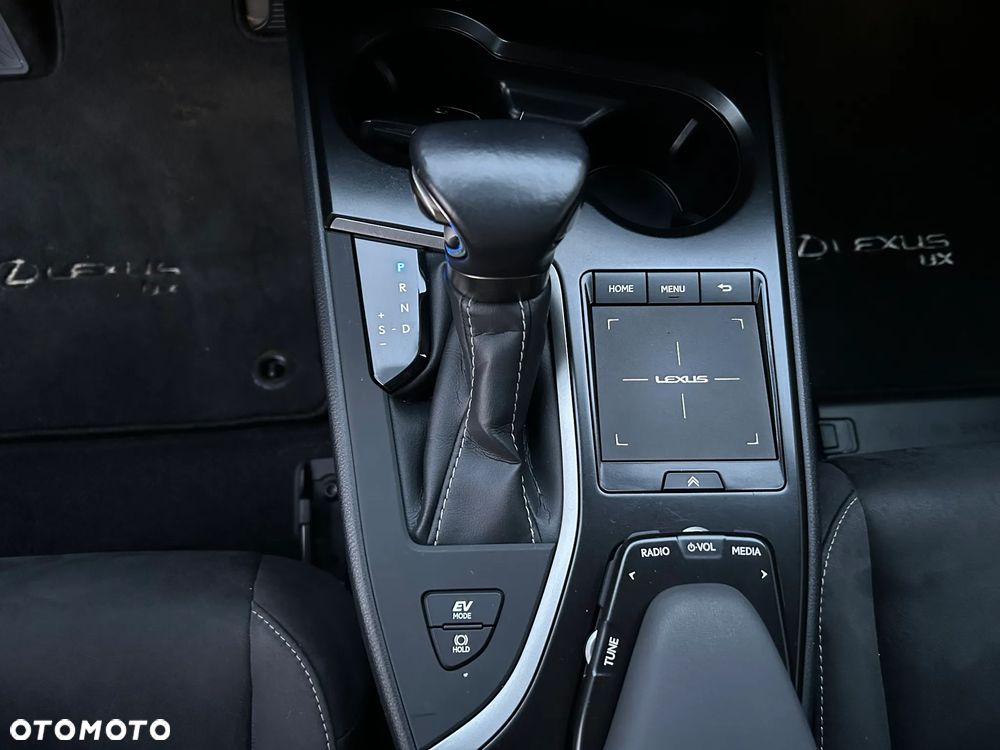Lexus UX - 13