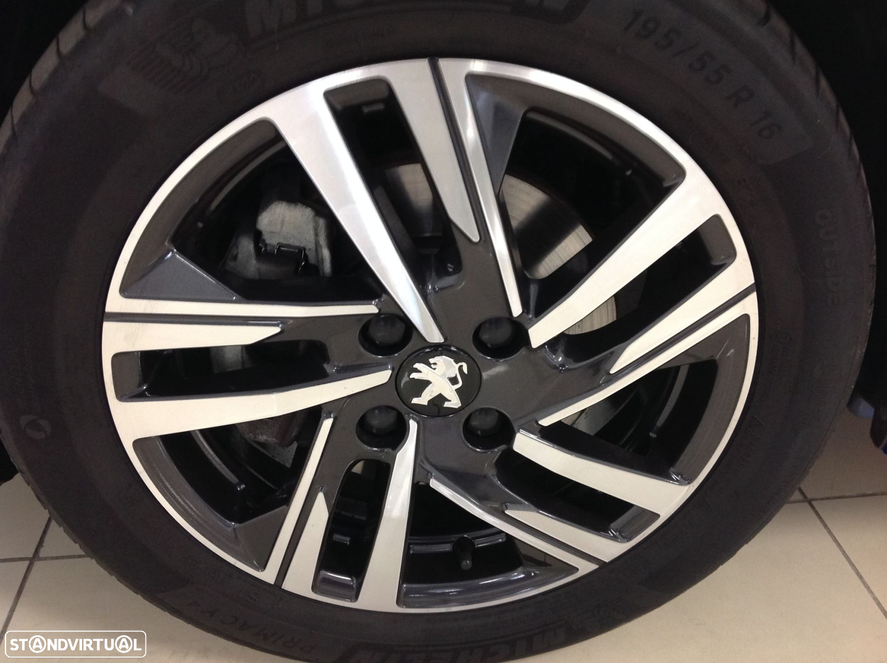 Peugeot 208 1.2 PureTech Allure - 9