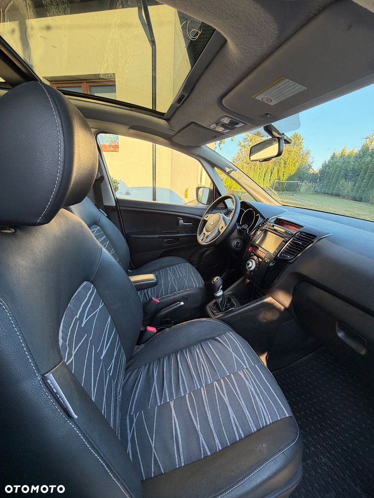 Kia Venga - 10