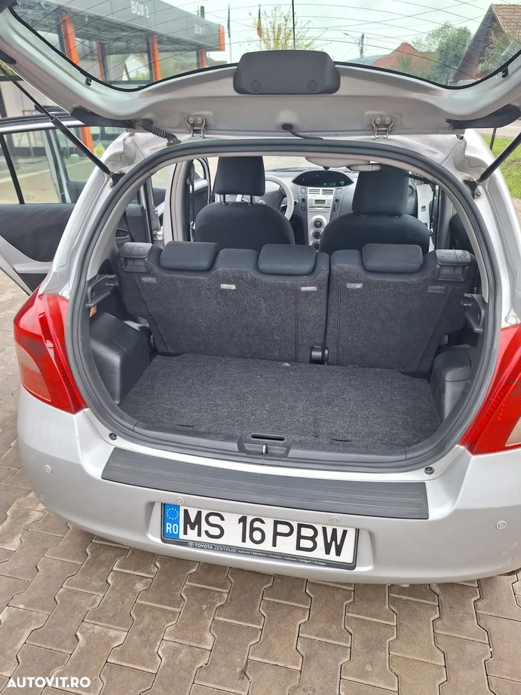 Toyota Yaris 1.3 Aut Sol - 5