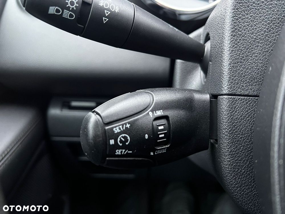 Peugeot 3008 BlueHDi 150 Stop & Start Active Business-Paket - 25