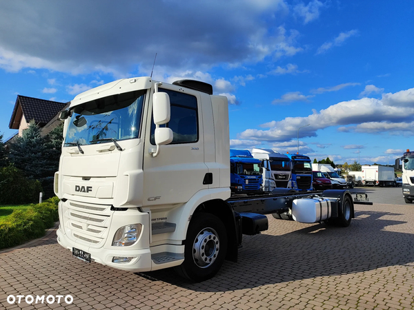 DAF CF 300 4X2 18T EURO 6 SILNIK 11L RAMA DO ZABUDOWY 176 TYS KM