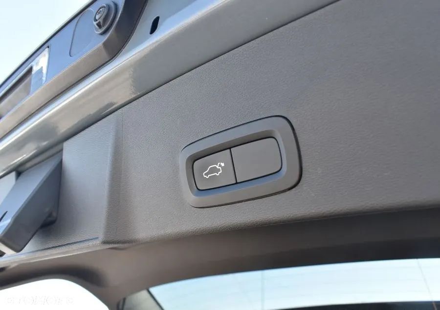 Volvo XC 40 T3 R-Design - 17