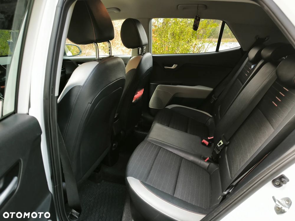 Kia Stonic 1.4 L - 7