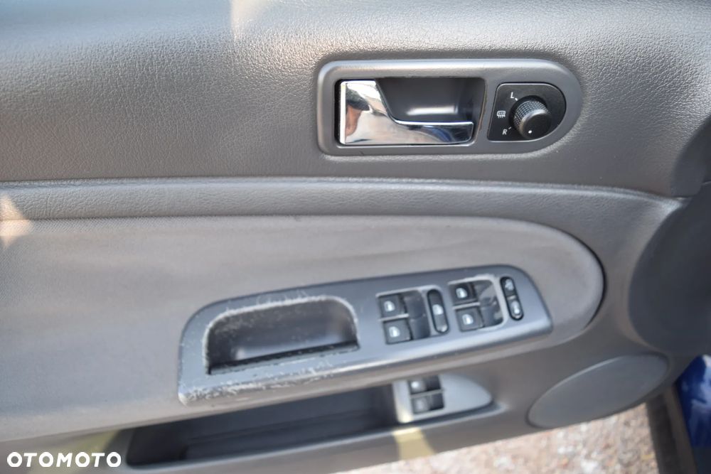 Volkswagen Passat 2.0 Comfortline - 31