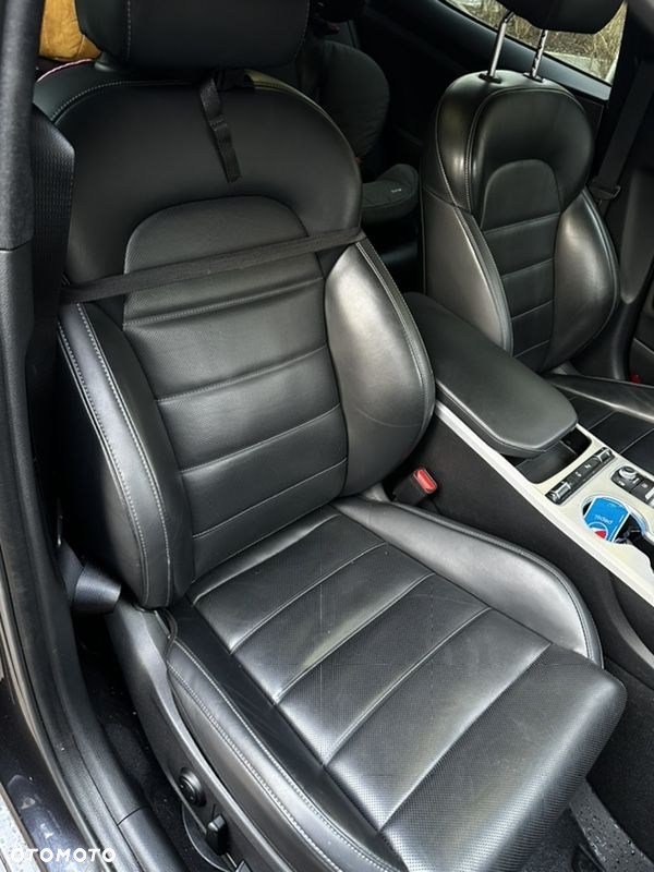 Kia Stinger - 25
