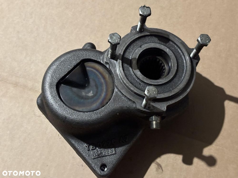 Valtra Pompa Zębata T174 T213 N121 N121 8050  V33093200 33093200