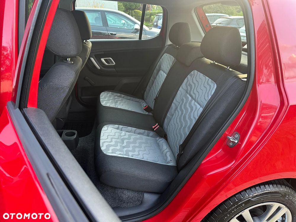 Skoda Fabia 1.2 HTP Ambiente - 32