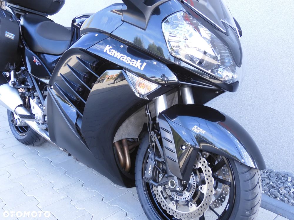Kawasaki GTR - 4