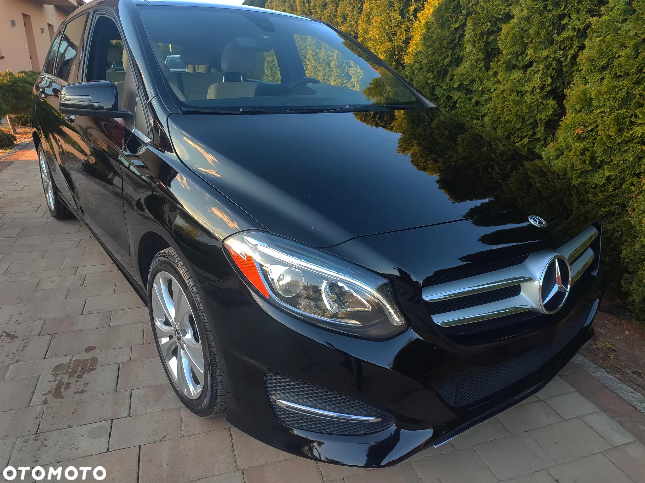 Mercedes-Benz Klasa B 250 4Matic 7G-DCT - 35