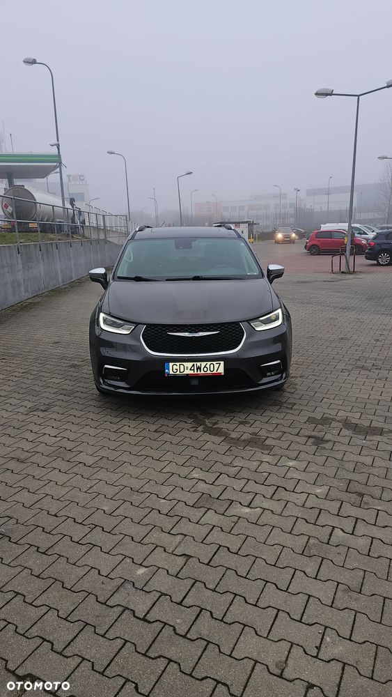 Chrysler Pacifica - 11